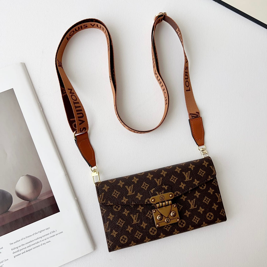 Elegant Designer Style Chain Phone Case Wallet