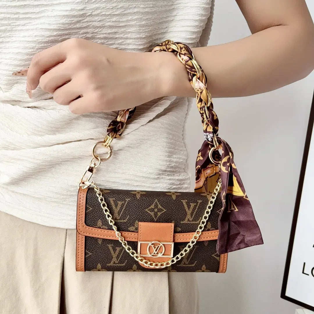 Daphne Handheld Phone Case Bag