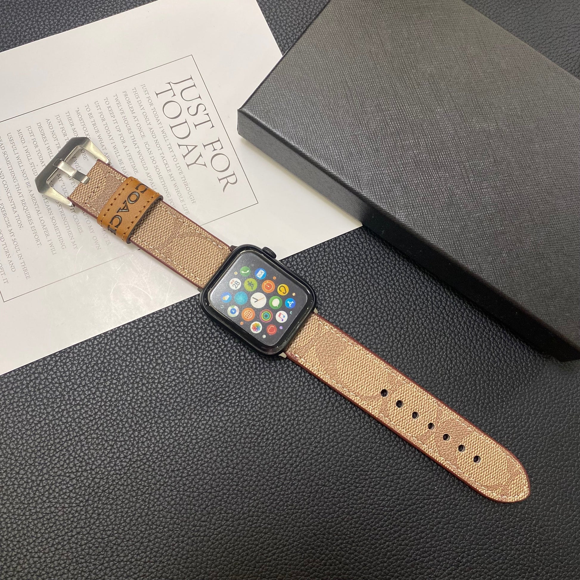 Leather Classic Apple Watch Band Light Brown-YHK244221710