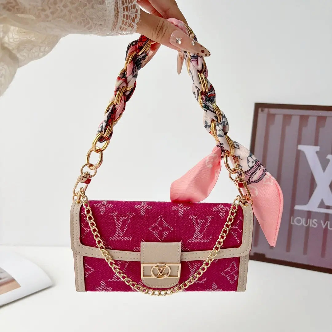 Daphne Handheld Phone Case Bag